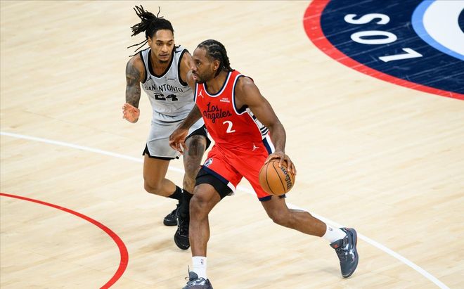 快船主场惨败马刺 莱昂纳德独木难支队友集体失