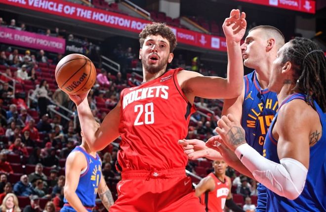 雷霆锁定西部第一 马刺紧追未果 其他球队激烈争